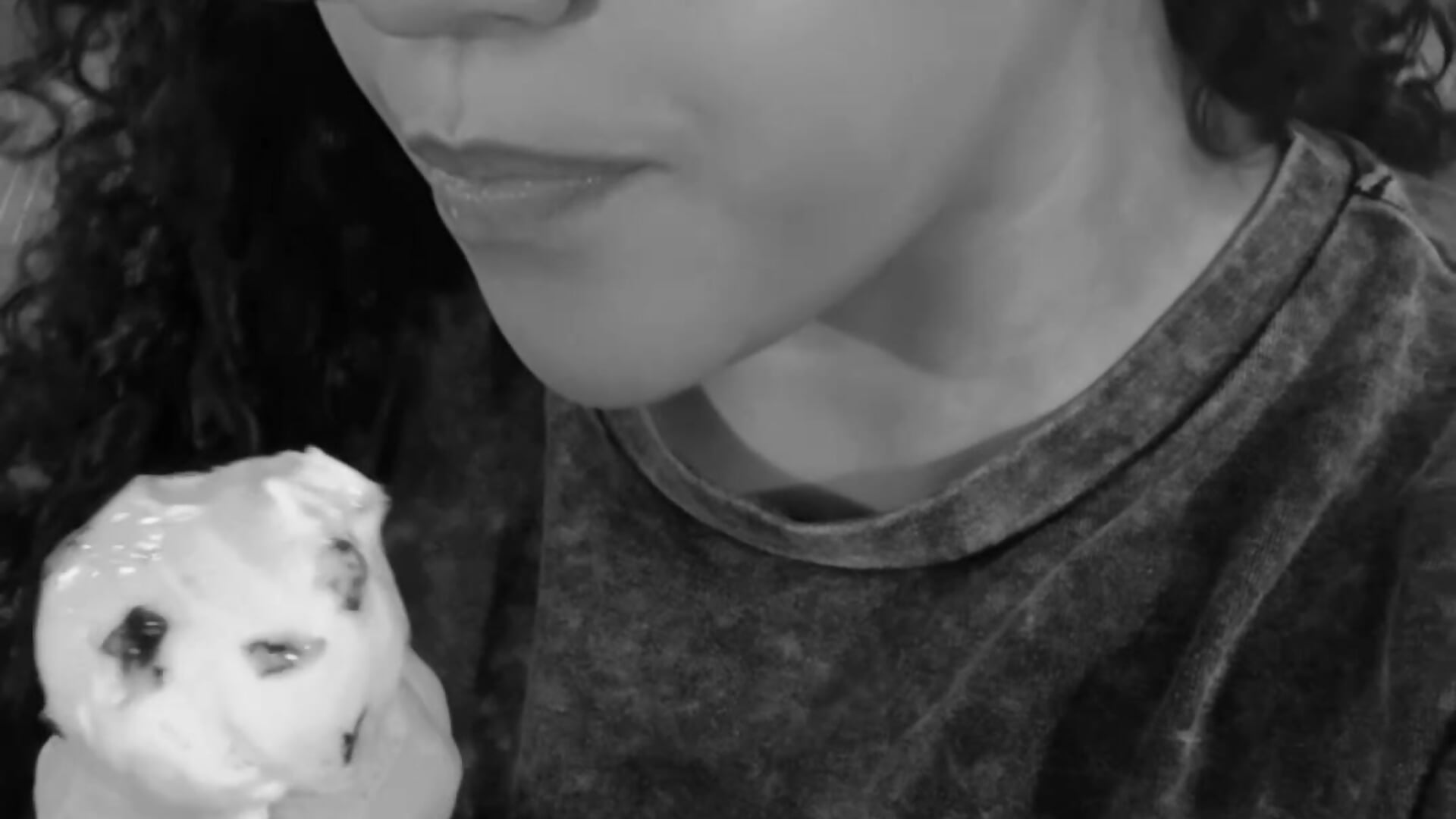 you want to put your cream in my mouth? – video modela na kameri emily_perezz