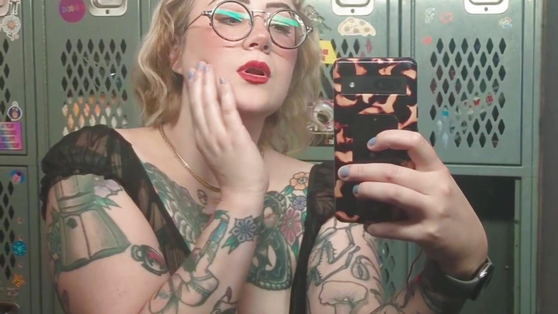 😘 - video by hazel333 cam model