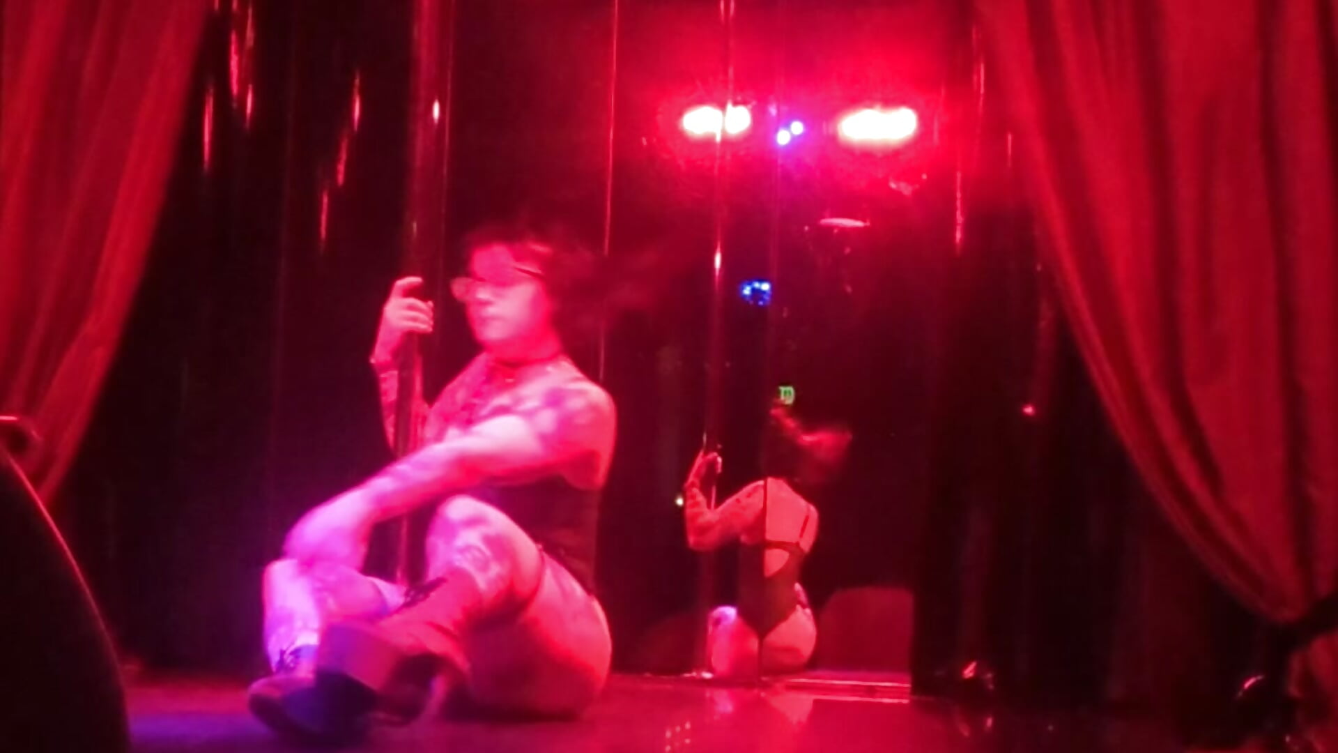 Dancing - video by hazel333 cam model