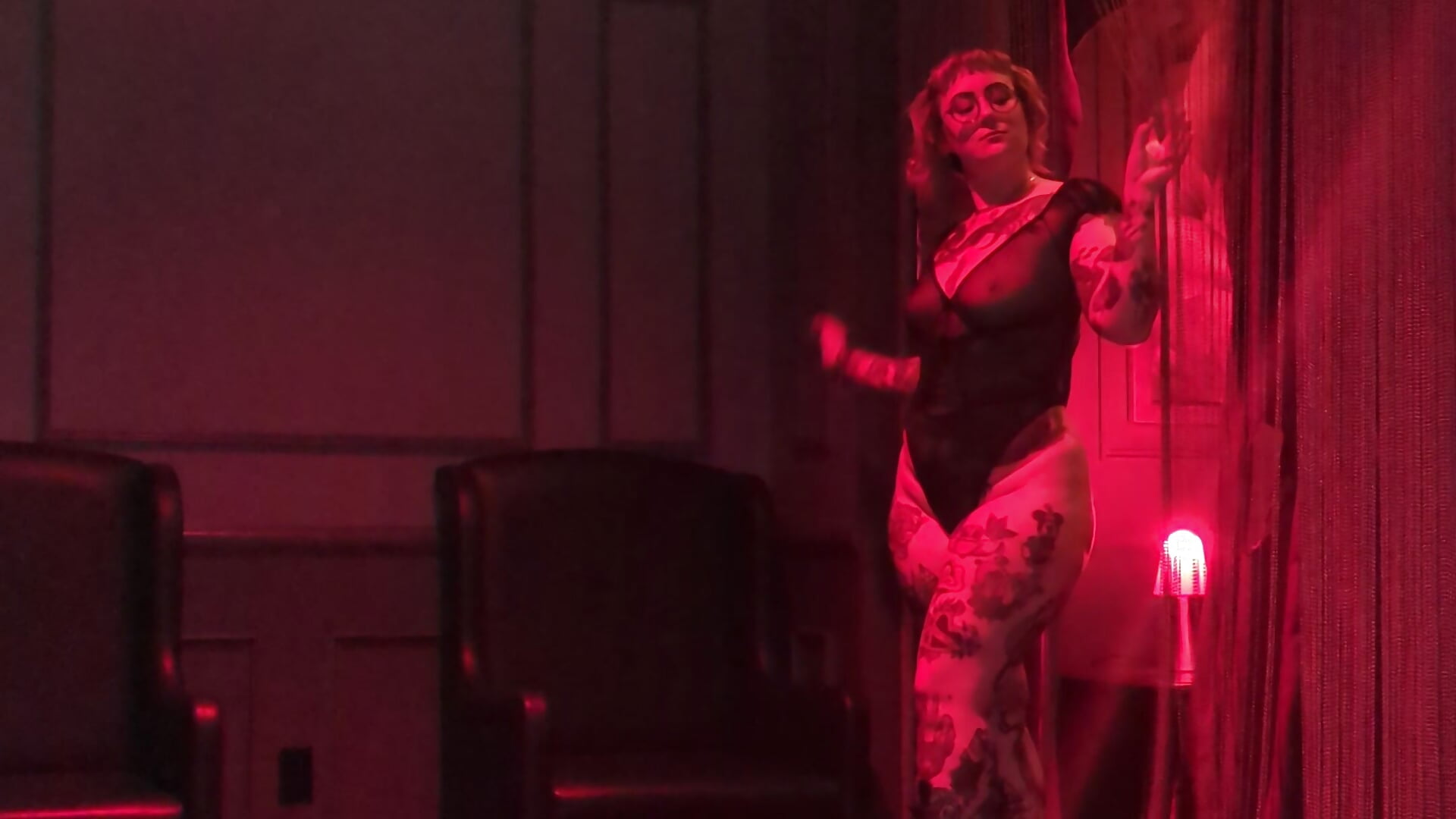 Let Me Take You Away 😘 - video by hazel333 cam model