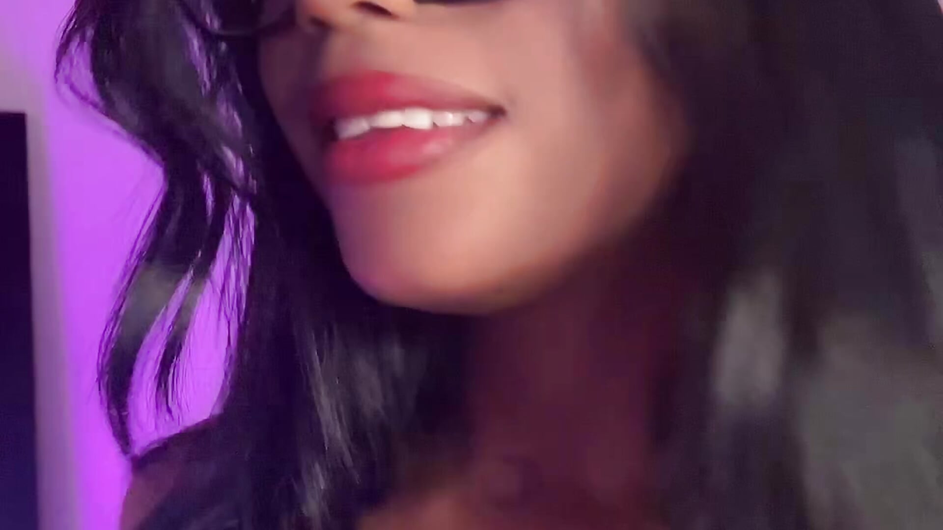 32db996c13f74516b3a3bf48c3696b0e - video av IsaGodess cam-modell