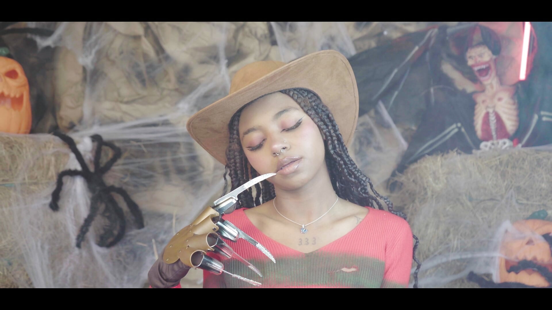 Halloween 🎃 - video by amy_miller1 cam model