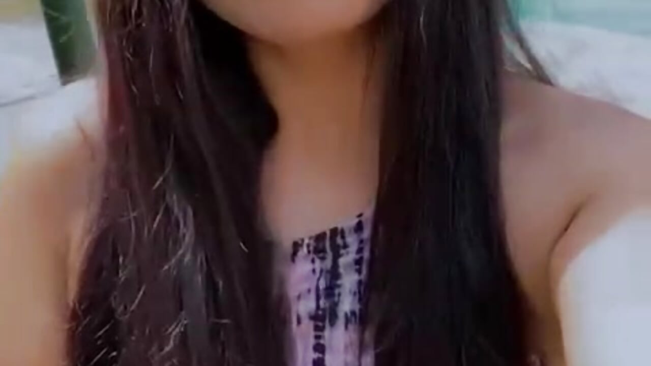 Chill in the pool - video by Anny_mayyer cam model