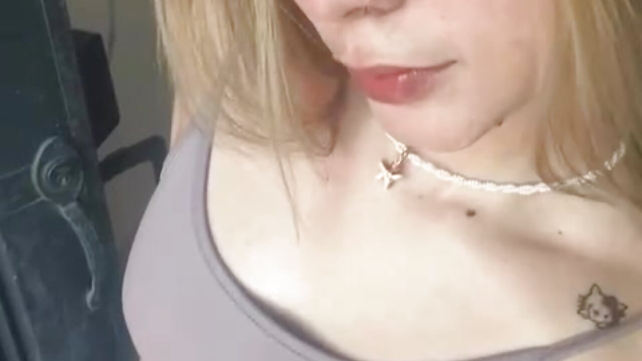 78a05710-e3ab-4e18-b6bb-b21aeeaf15de - video by rubby_lux cam model