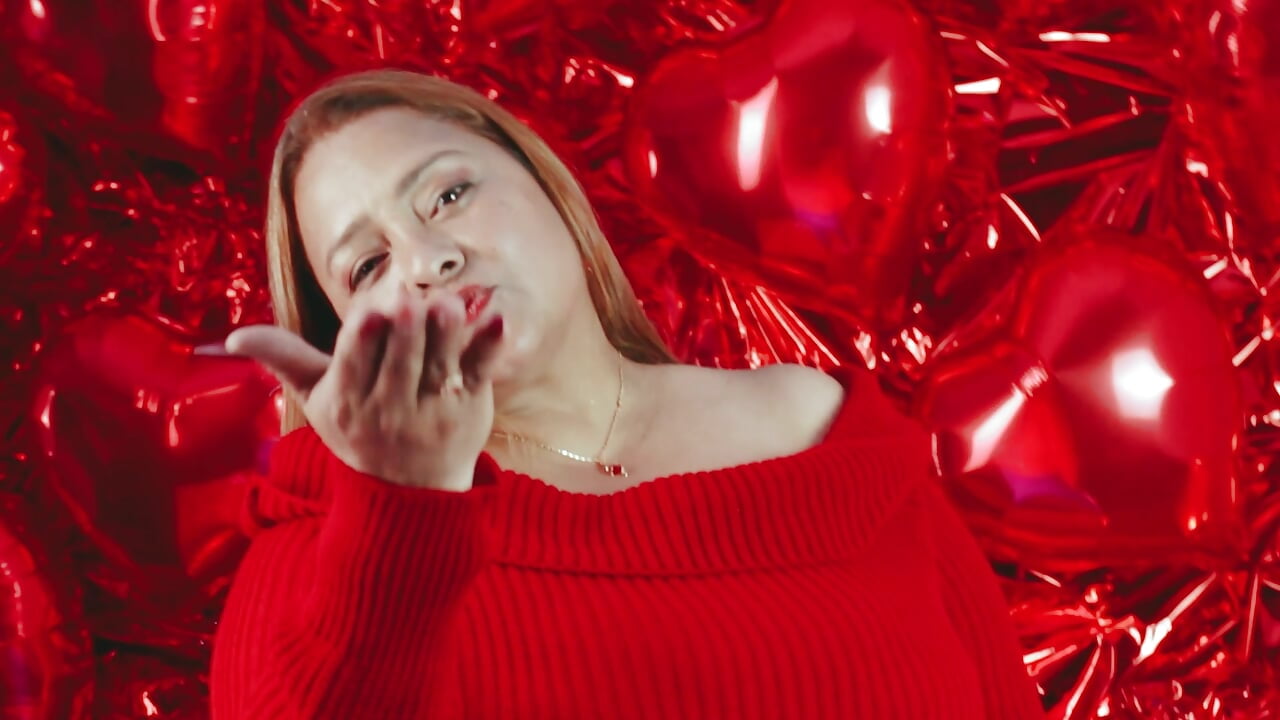 Happy valentines day - vidéo du modèle de showcams MonzerratBoyer