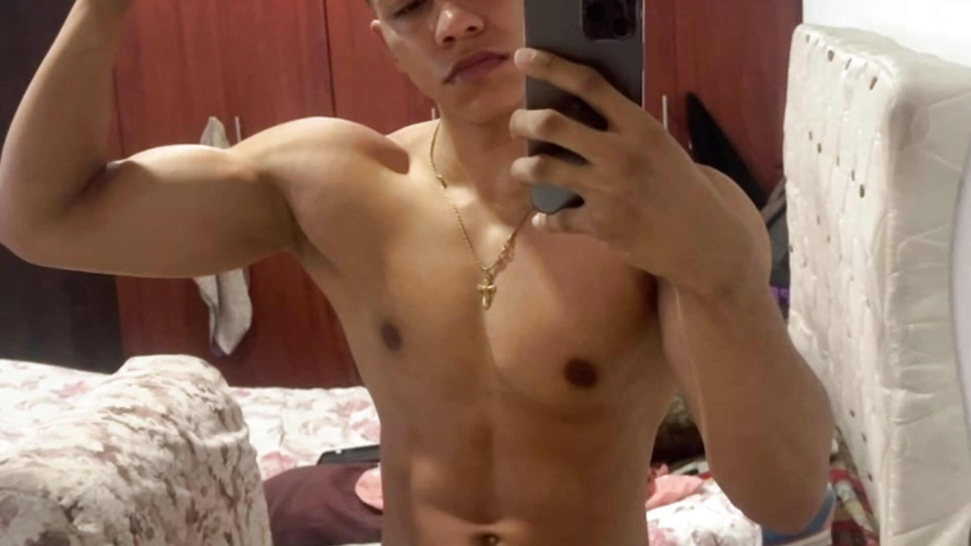 💪🏽 – video modela na kameri RickyEbony
