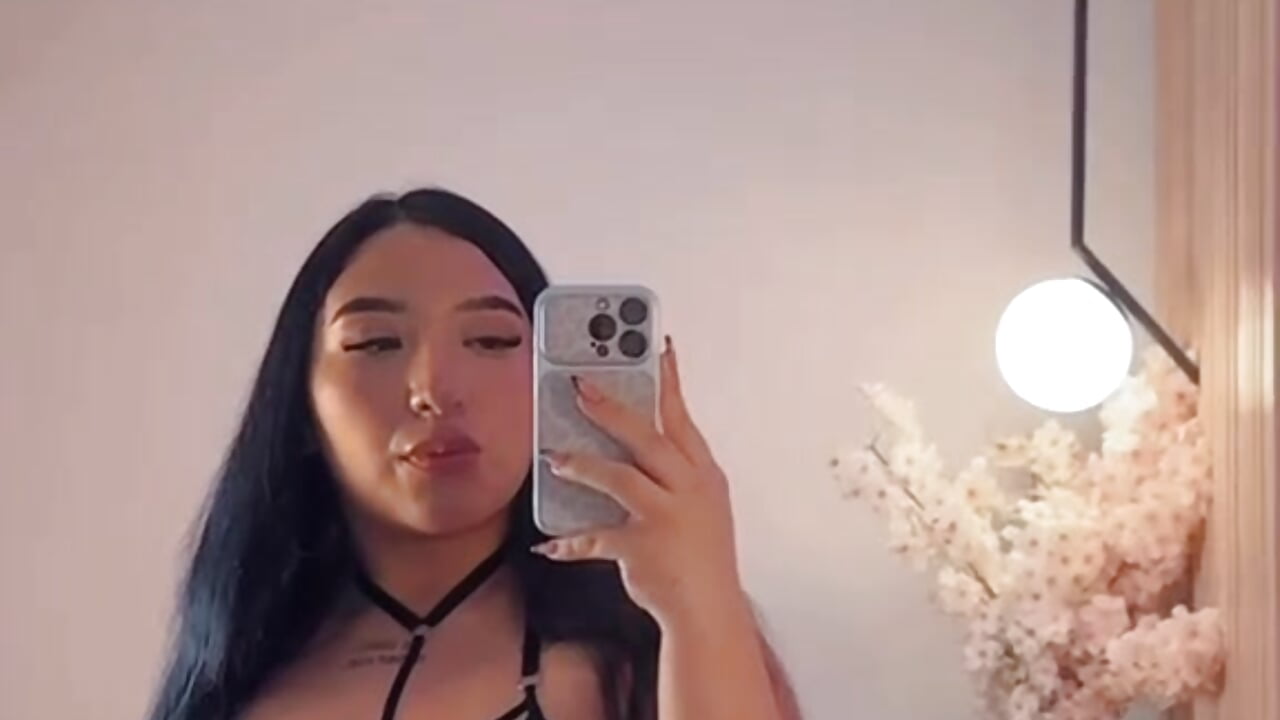 kisses  for you 🥵 - clip cu veronica_hill_ model videochat