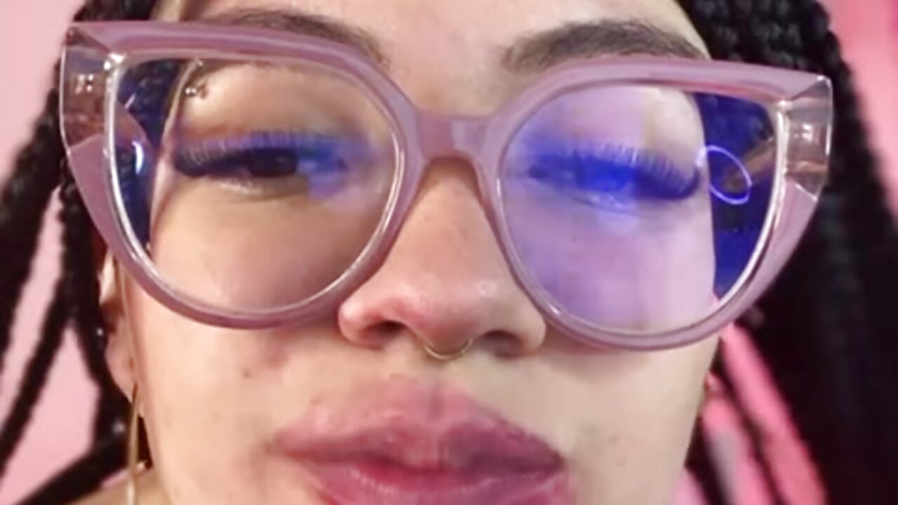 I LOVE SALIVA! 💦 - video by isaferrer06 cam model