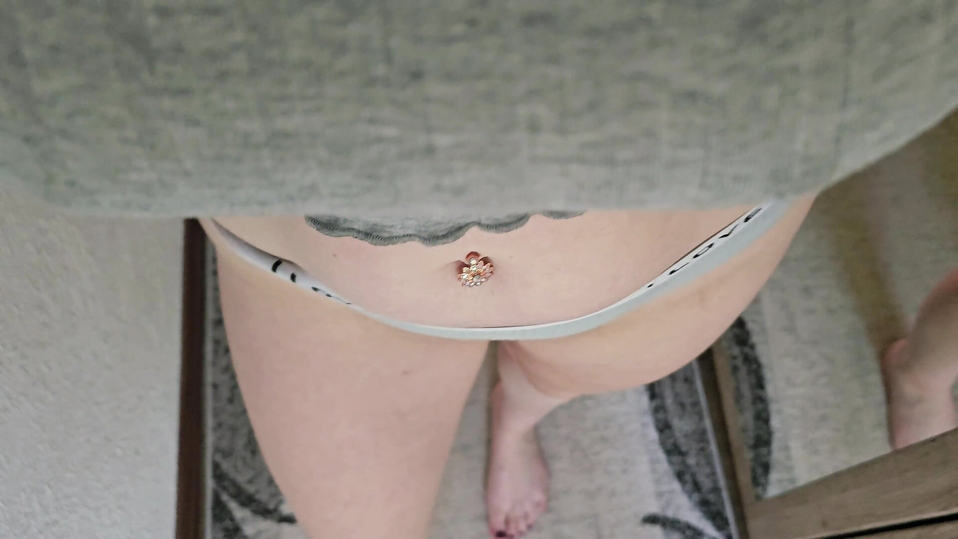 Hot Body? 😏 - video by Nadinedk cam model