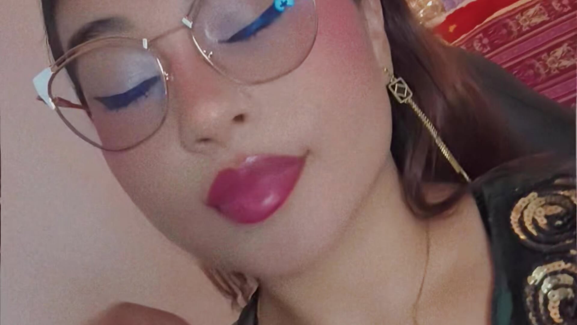 ♥️ - video oleh model kamera heluejamil