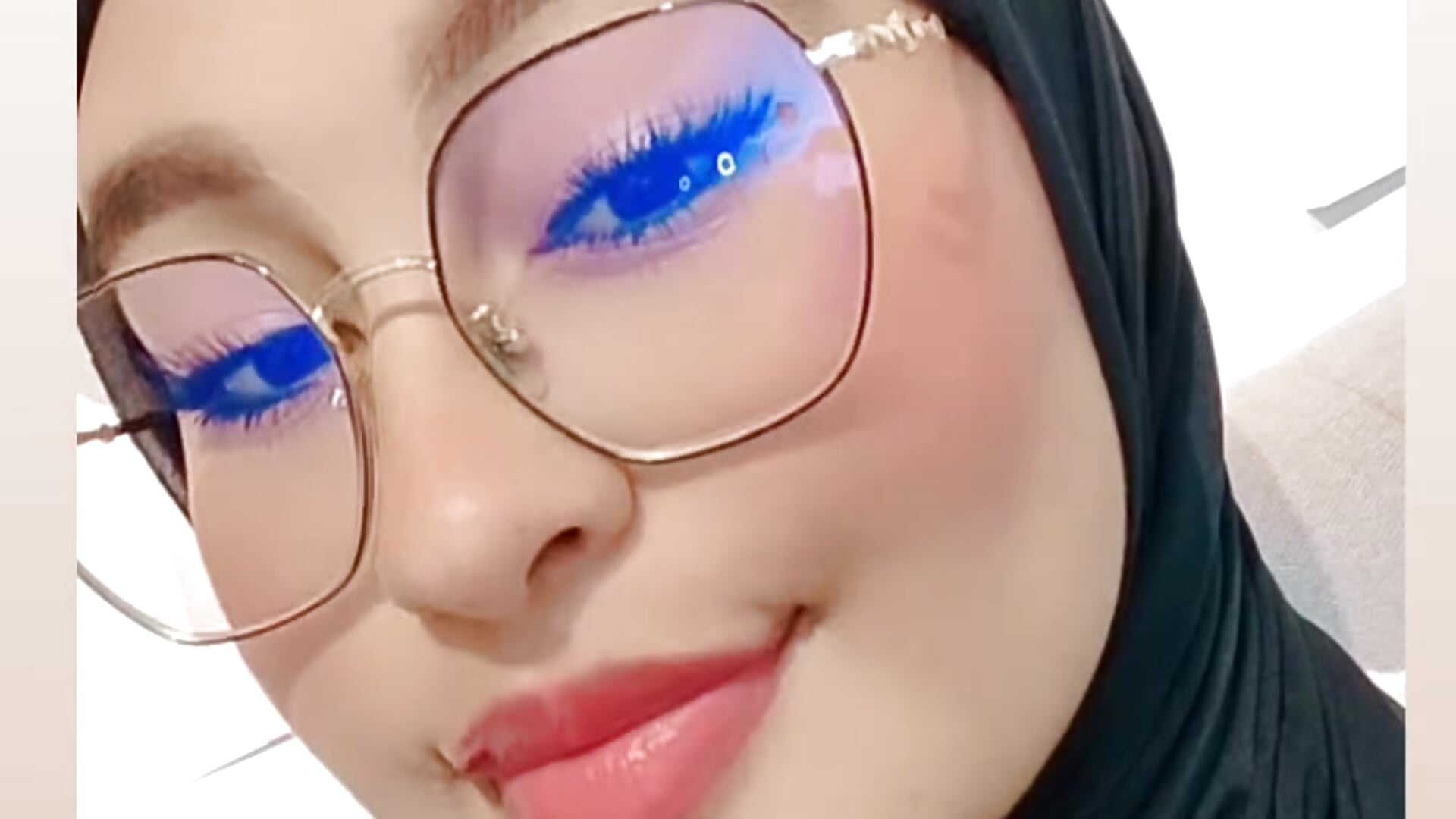 🌺 - video by heluejamil cam model