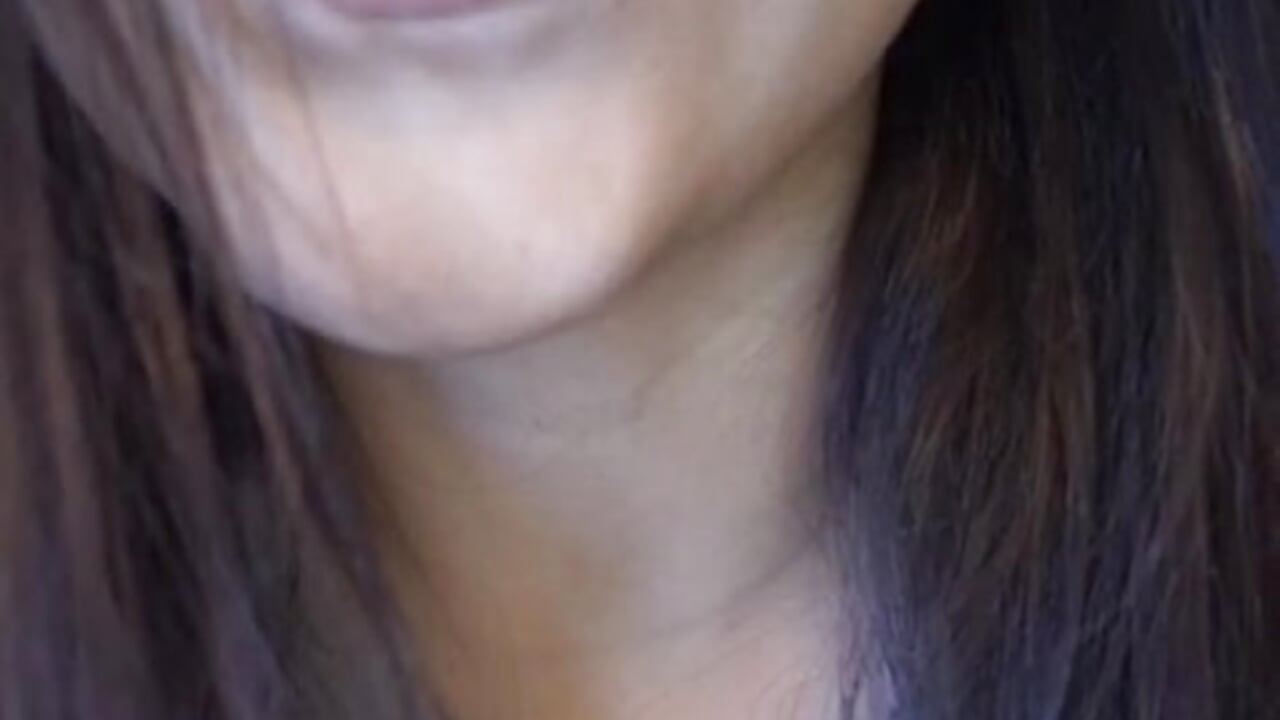 kiss my tongue with my sexy piercing😈 - video oleh JulianaCarter kamera model