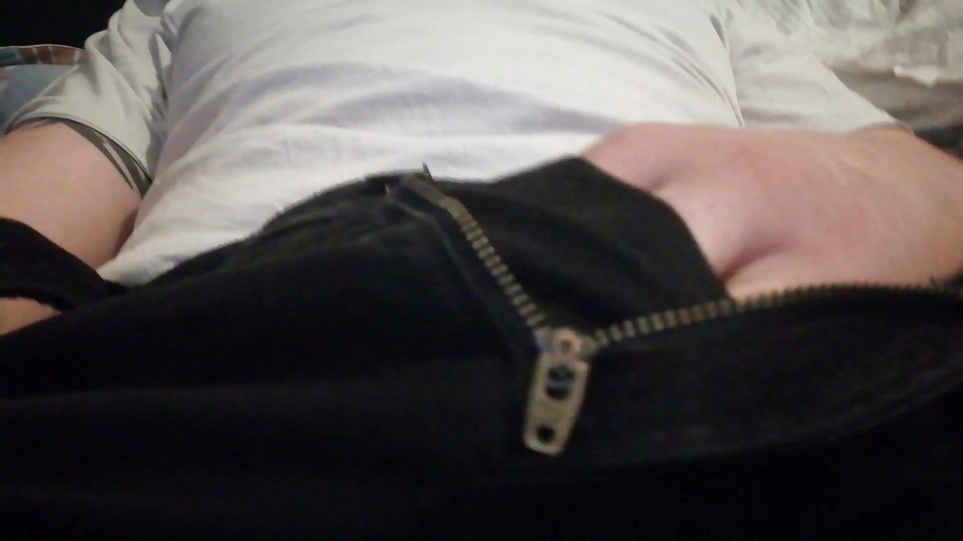Guesswhatsbehindthejeans - video by Redraket3600genk cam model