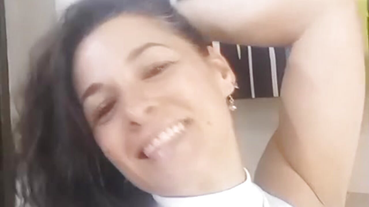 happy woman - video by linda_cabal cam model