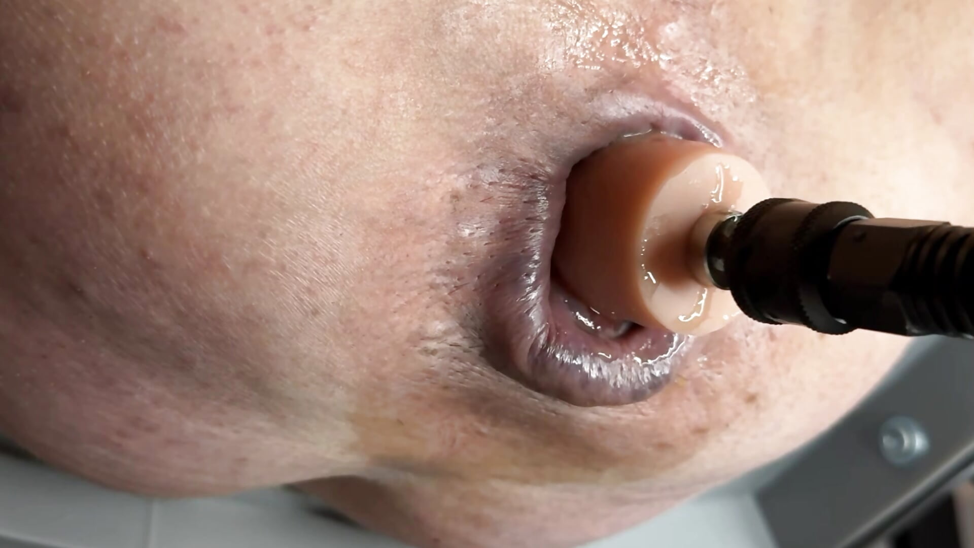 Hole Pounding1 – video af JacsHole cam-model