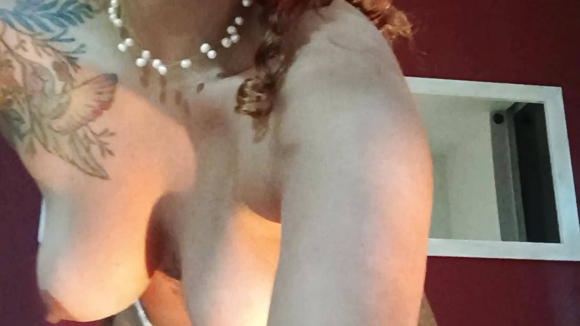 How much do you like the color white? 😉 - فيديو من Vikyvoyeur موديل الكام