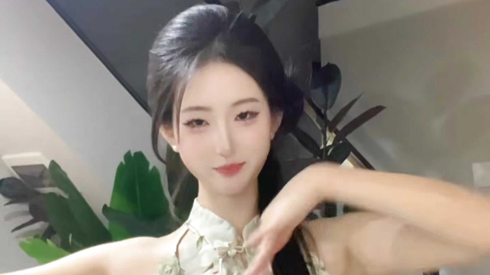 伊伊 - 1X-one 캠 모델의 동영상