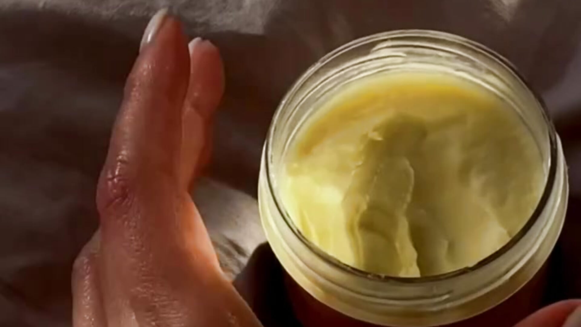 aesthetics of self-care - video di bigJuicyPussy modella di cam