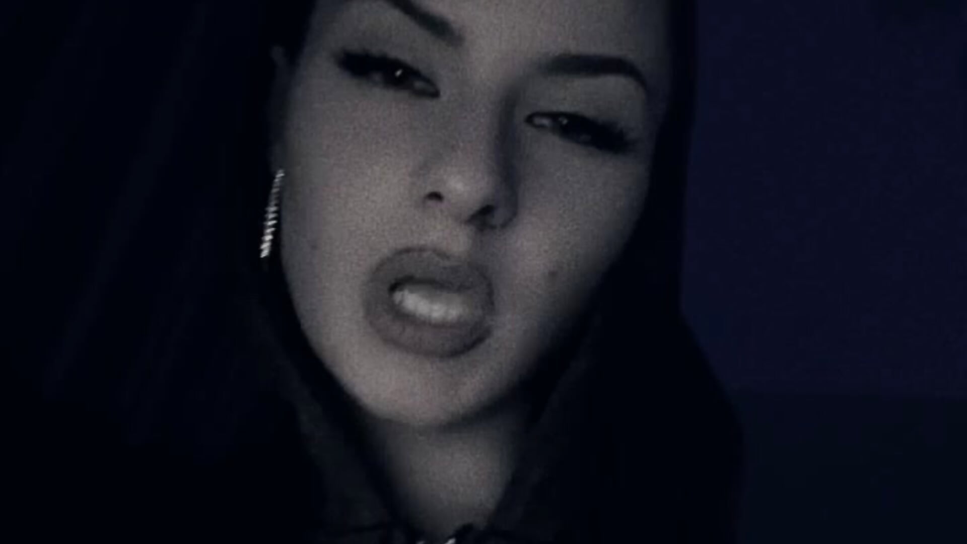 To take you by force – video modela na kameri bigJuicyPussy