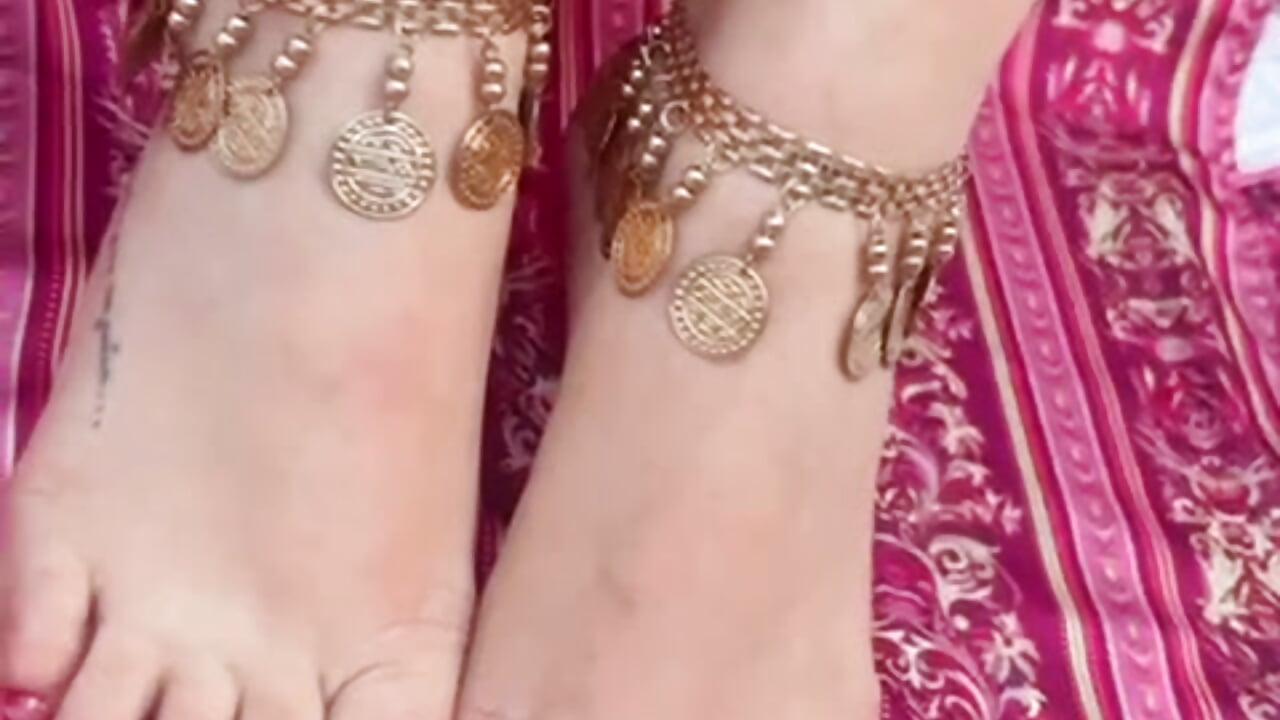 🔥🦶💋 - video by IndraKaur_ cam model