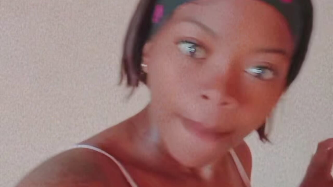 1000125217 - video by CandyNaynay cam model