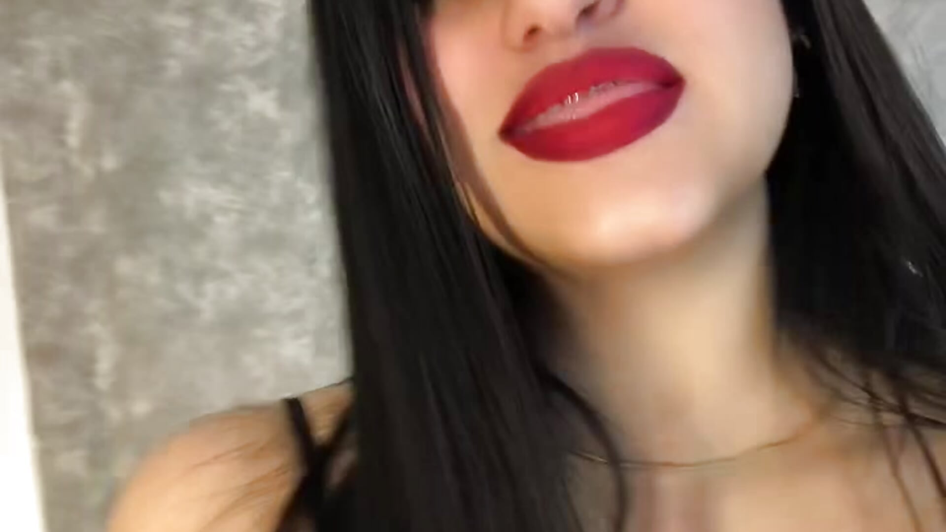 Don't leave me alone😈🎵 - video by crystaldarliing cam model