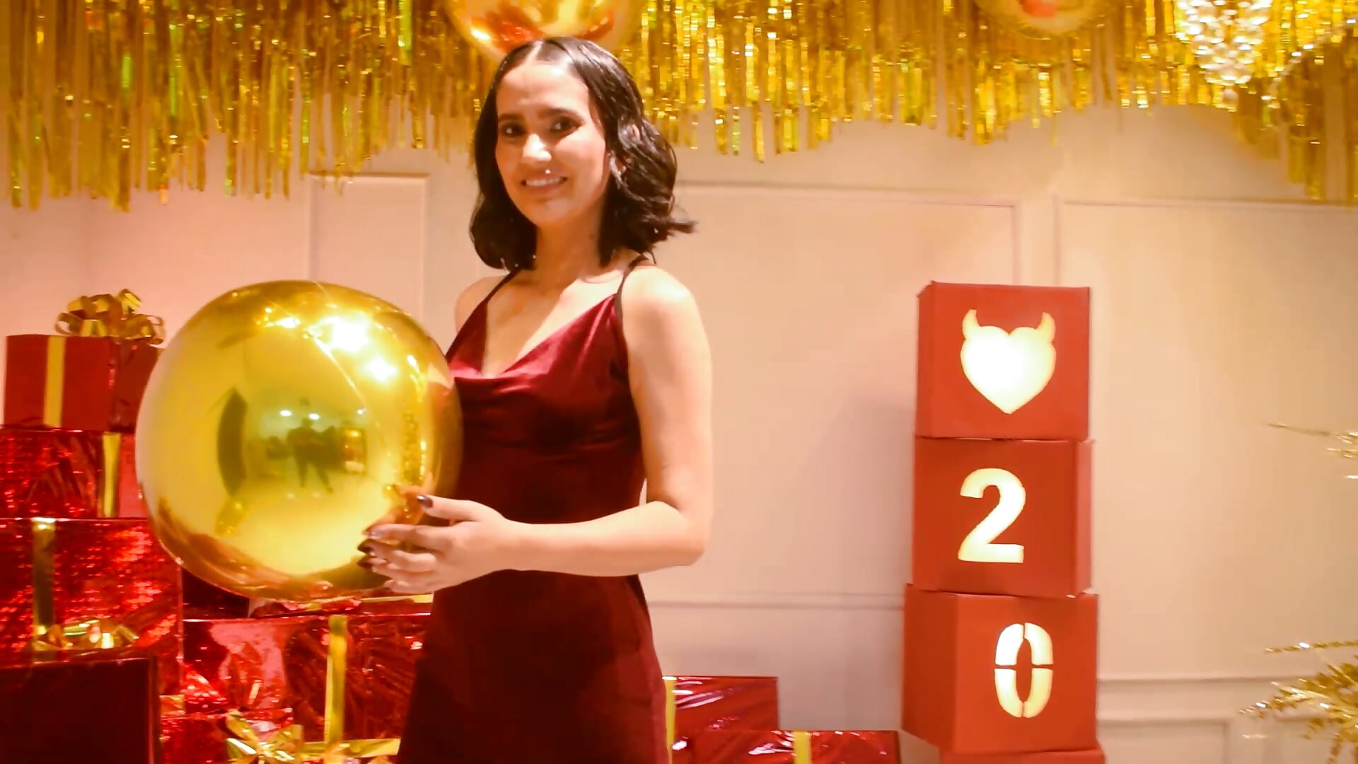 happy XXXmas - video by MaileenMilf cam model