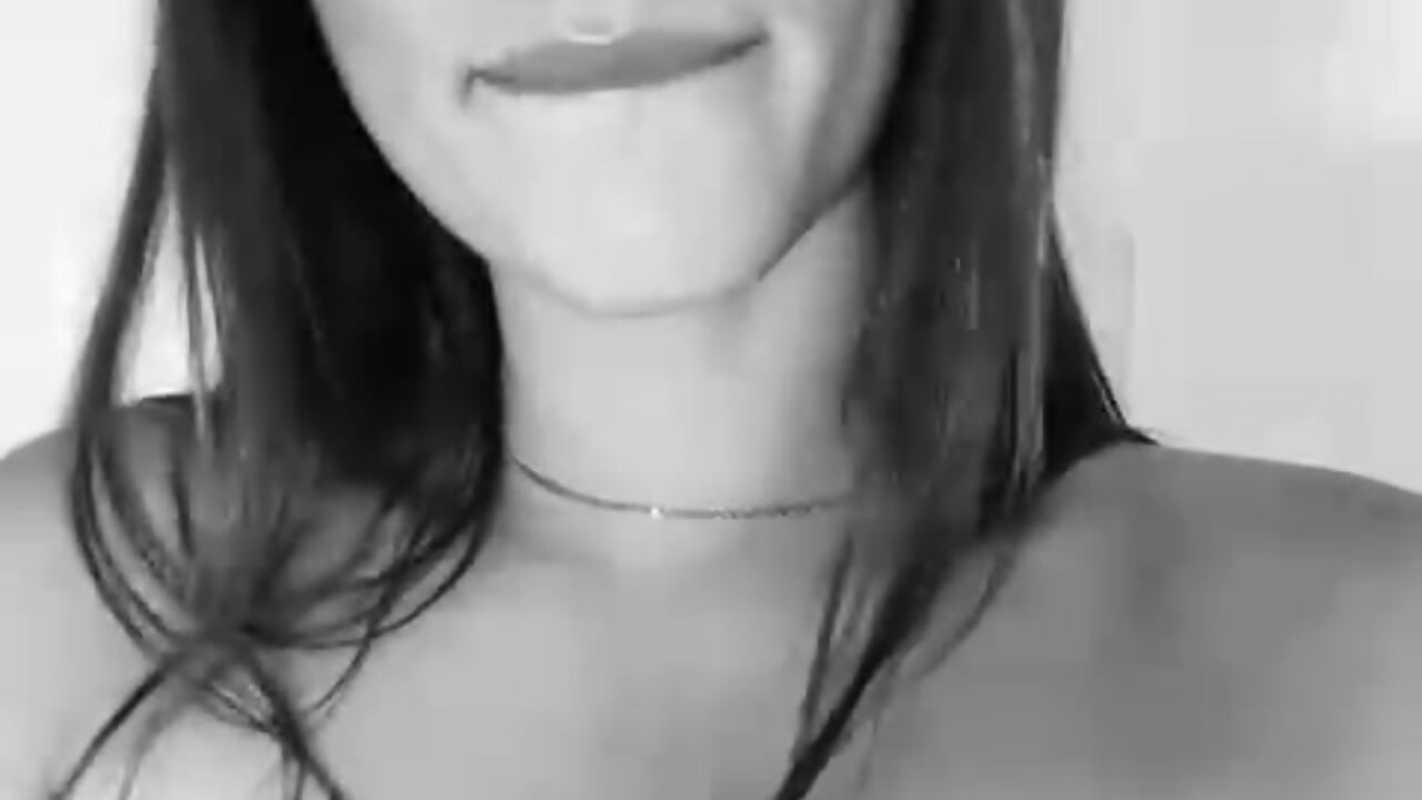 Do you think I'm pretty? - video của người mẫu cam Hannacooper3