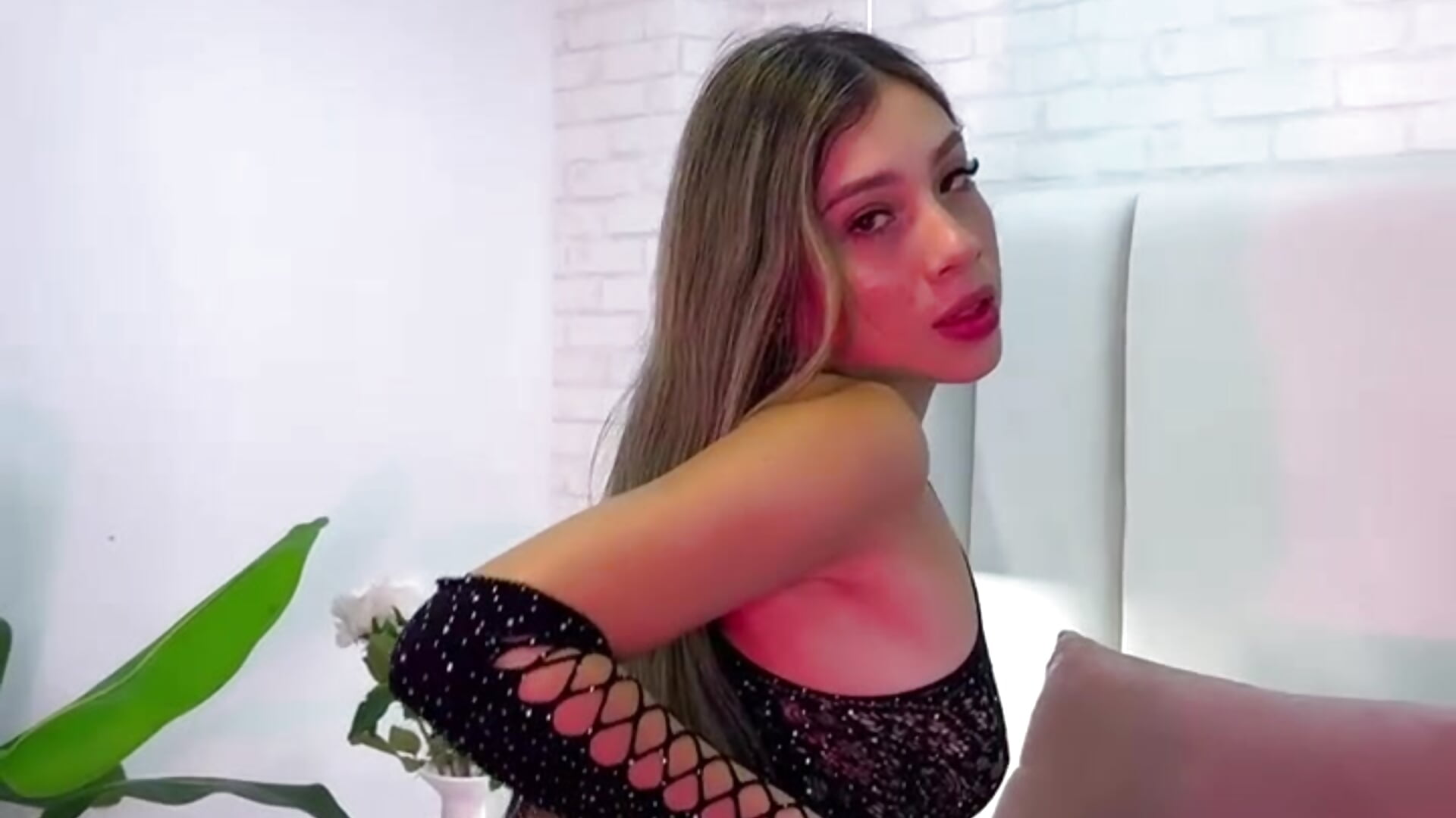 I love to play with my ass  🔥🔥 - video by elsa_gb cam model