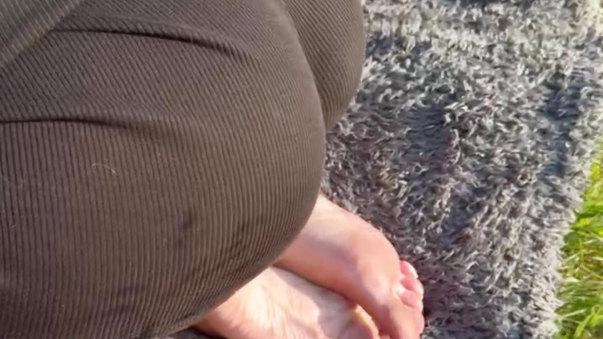 waiting for daddy’s dick💦 - video by temptintoesx cam model