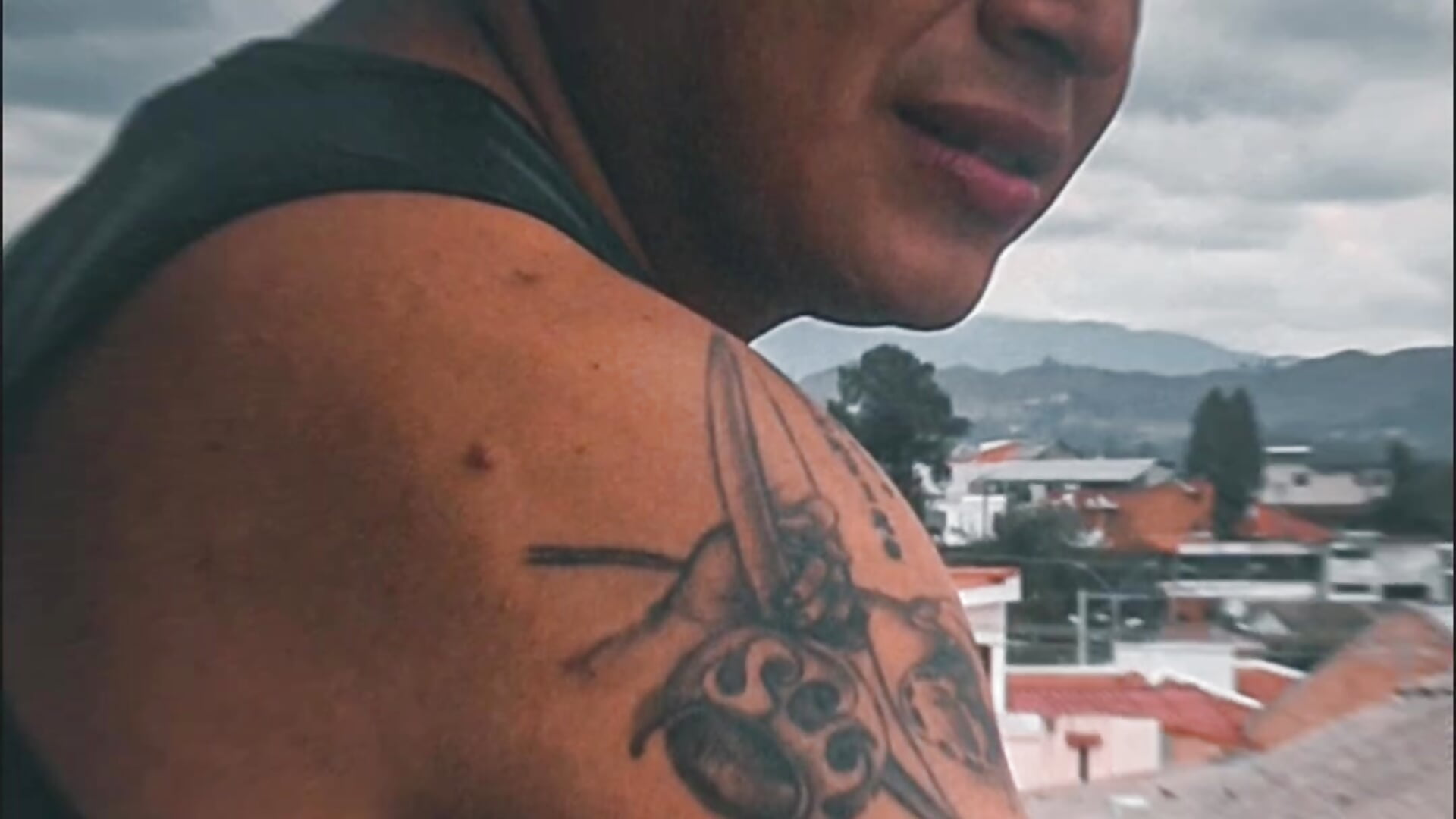 Mi primera vez – video af PapiSolteroSelva