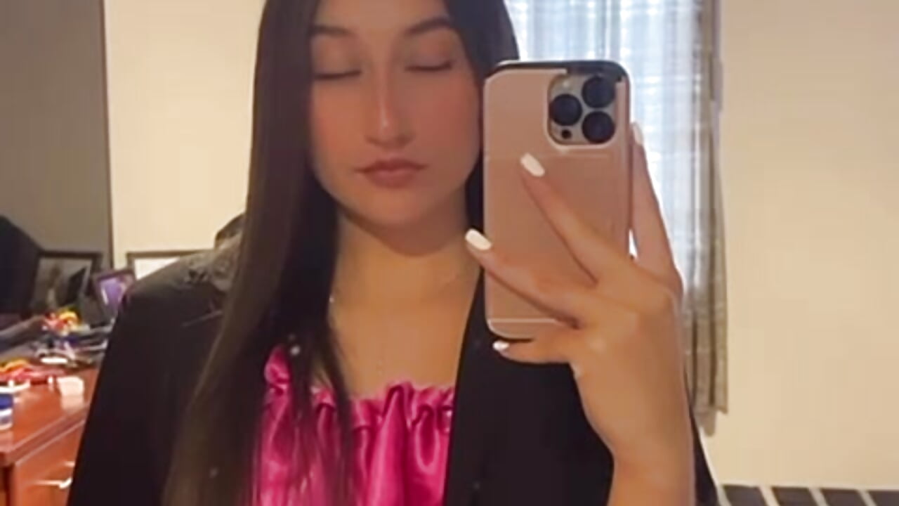 cb655e94-e32f-4ce1-899c-ff67618fff31 - video by MerlyG_ cam model