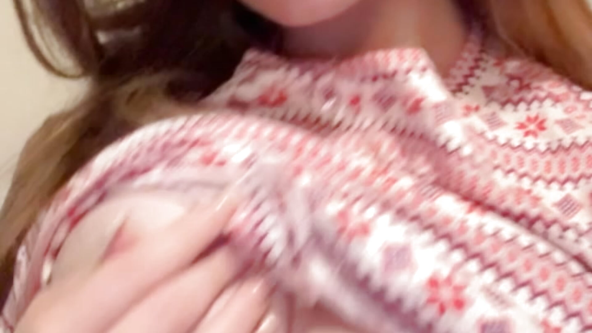 Wanna hold my 🍒💦 - video by Riley_ray69 cam model