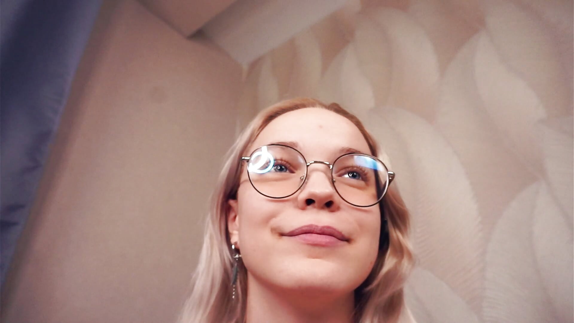 KISSES - video by EdaKirkIin cam model