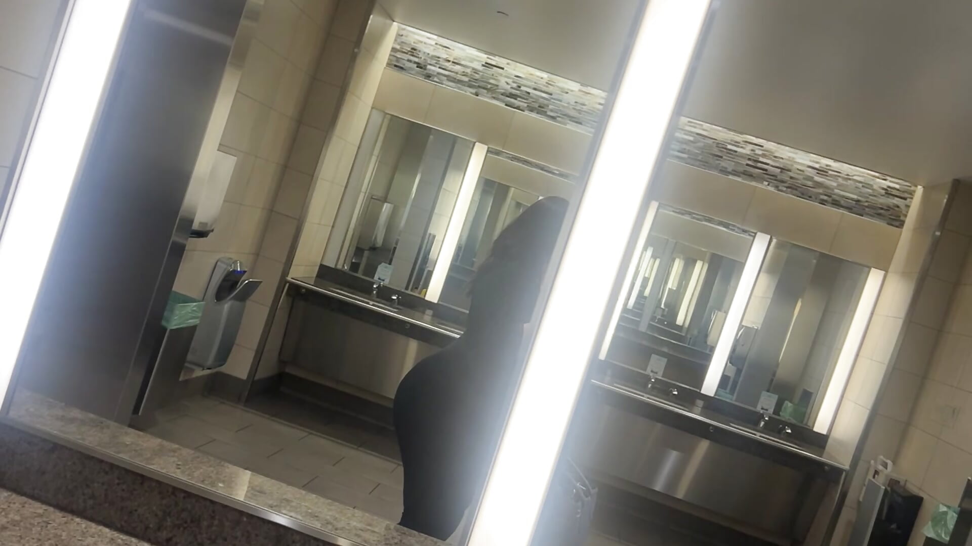 AirPort Sunday!! - video by xstreyitaa cam model