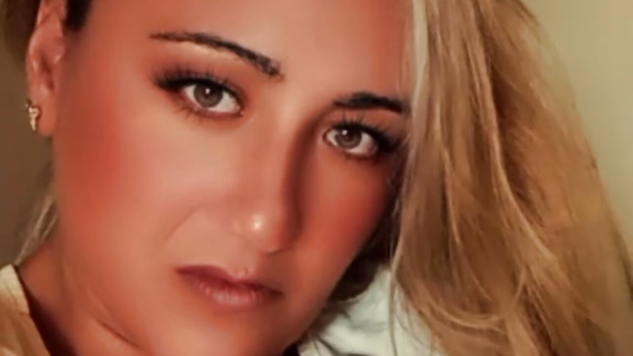 18cc1a82-e6c7-4e8d-bd5b-e86feb99c2df-1_all_196 - vídeo de Manu6769 modelo de câmara