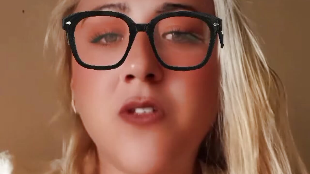 340f98ca-5de0-4341-8c91-98c4c5f261ec-1_all_226 - vídeo de Manu6769 modelo de câmara