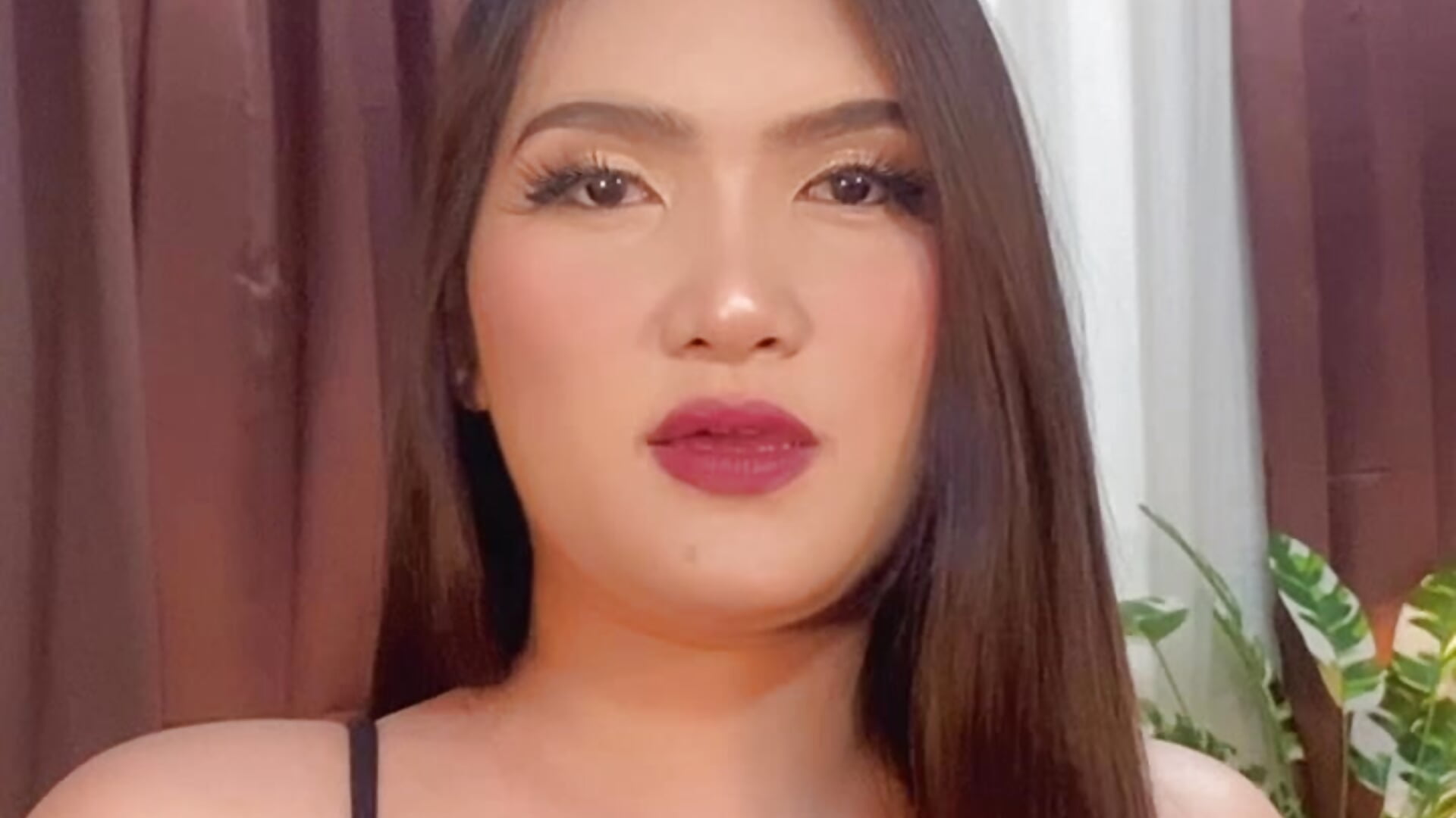 0fa1fe4ad29f42b387464ca376c40b80 - video by donna_leighTs cam model