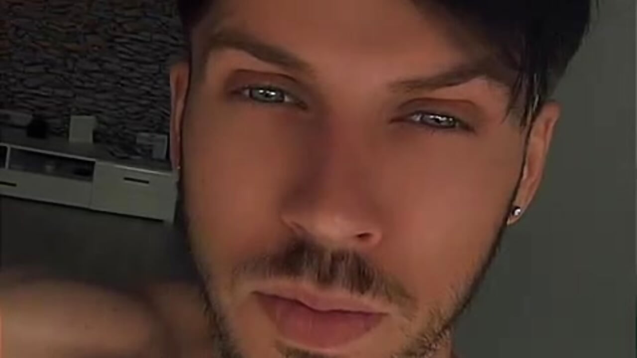 Just me - vidéo du modèle de showcams JonahShaw