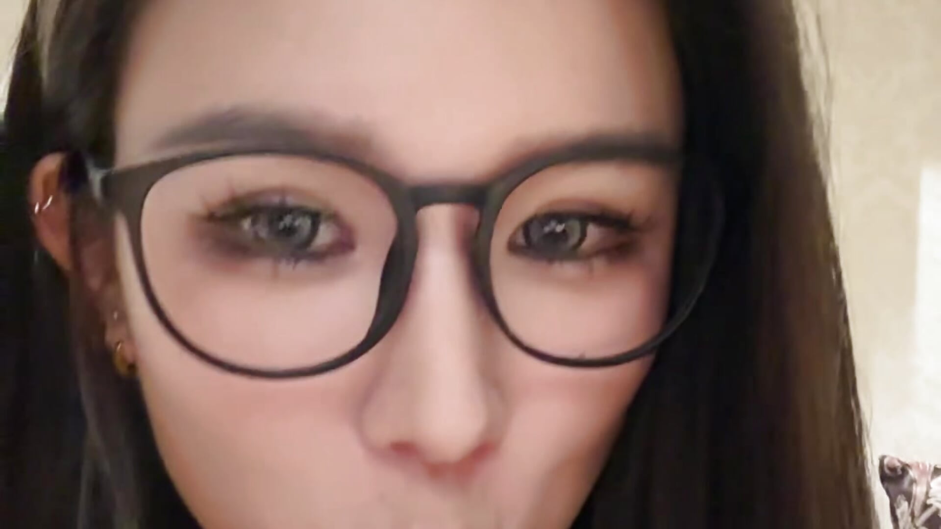 做自己吧，去大笑，去疯狂，听别人的声音，我们永远无法做自己。 - video by Manson13333 cam model