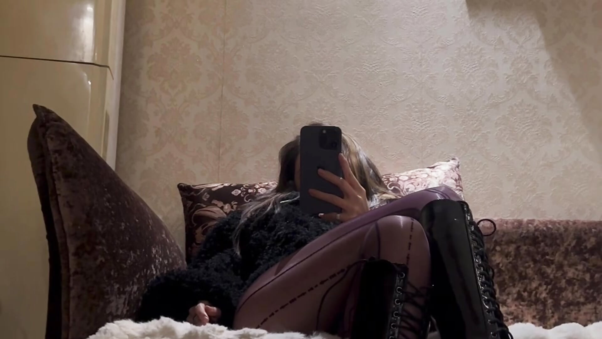 爱没有多高尚，性也没有多低俗 - video by Manson13333 cam model