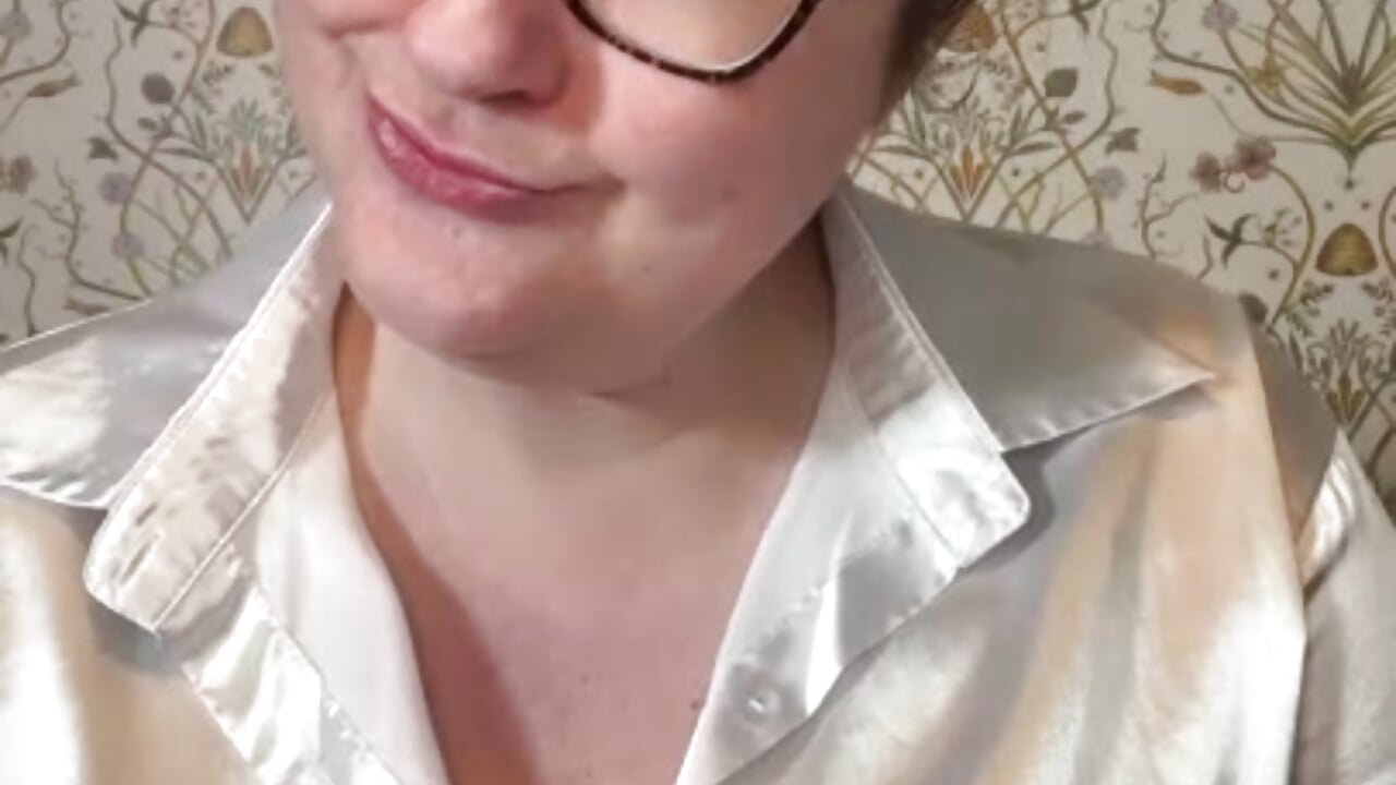 [8 Mar 02:10] Public Show Head Mistress Roleplay - Stephanie’s transition to slutty school girl - vidéo du modèle de showcams Lacey-BBW