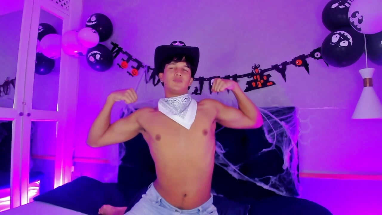 I'm ready for Halloween - video by Leo_Savage_ cam model