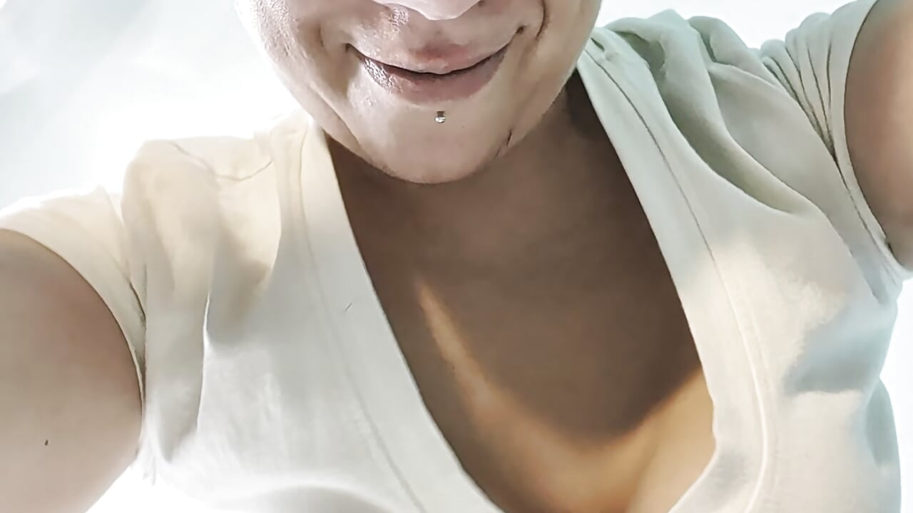 Tit hang and shake - video của người mẫu cam nsfwismorefun