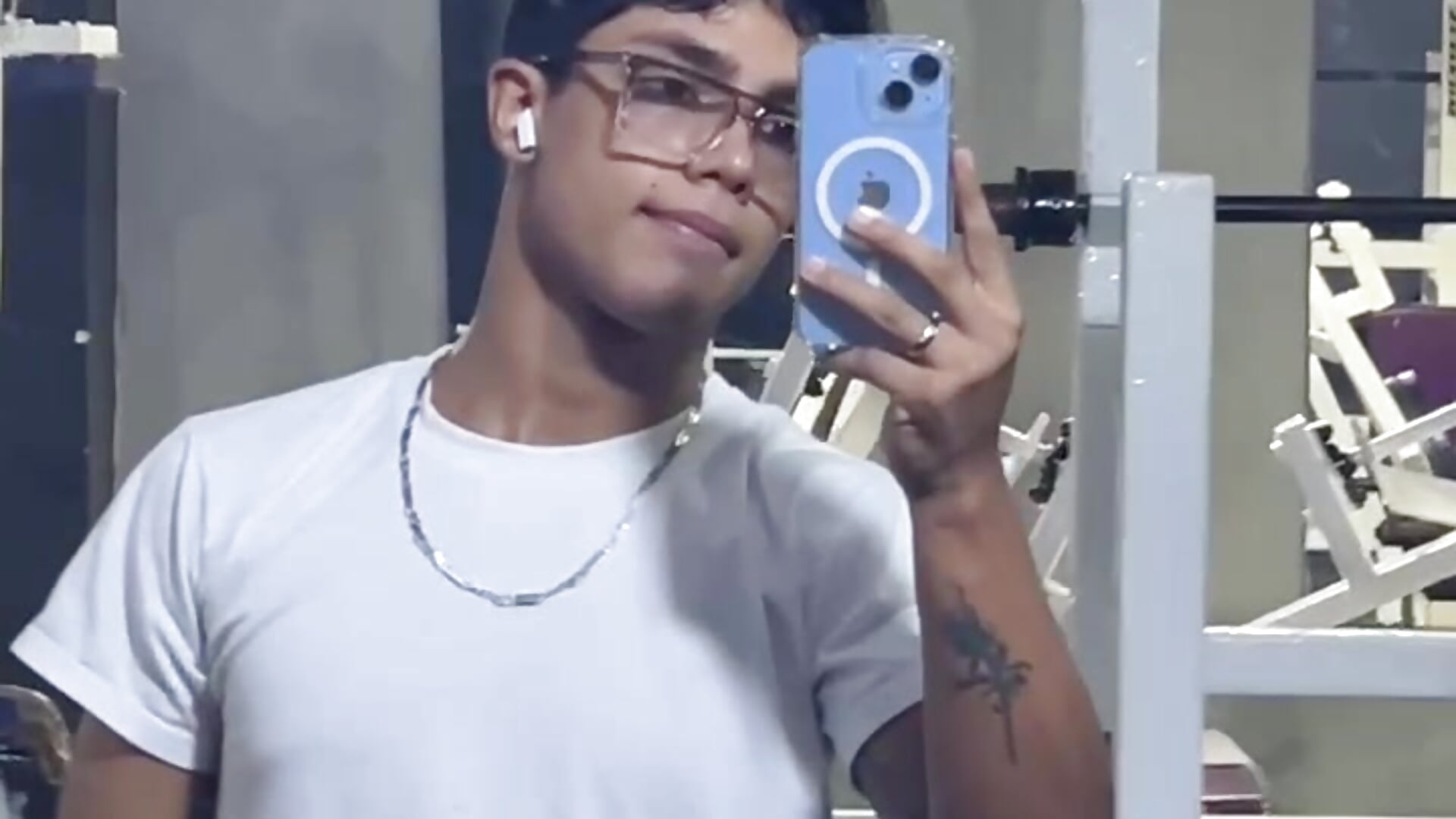 WhatsApp Video 2026-01-10 at 5,45,24 AM - วิดีโอโดย Andrew_twink18s โมเดลแคม