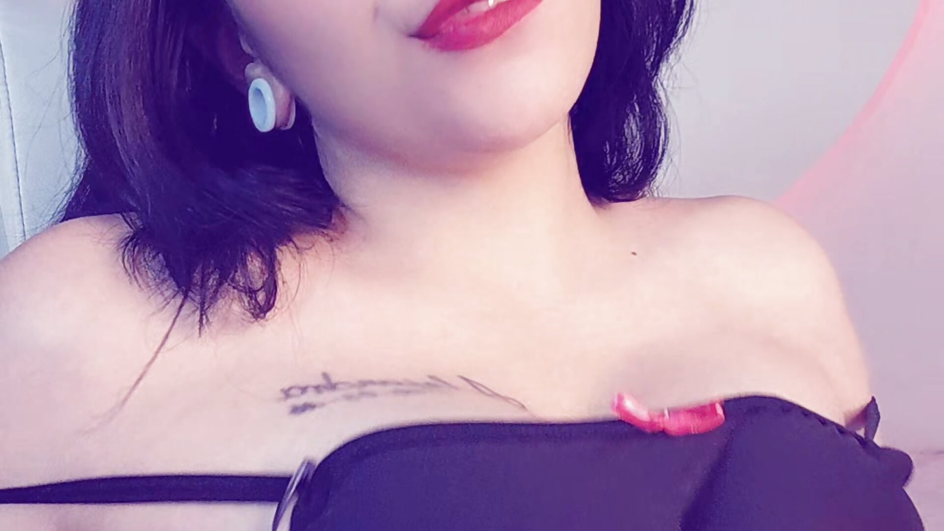 Massage in my big tits - video by emily-santoss cam model