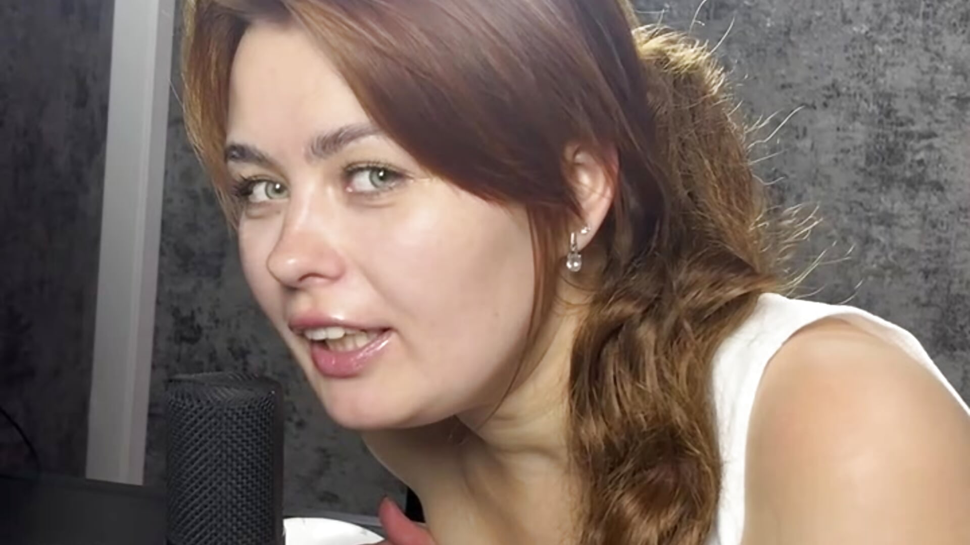 My wishpers to your heart...❤ - video by RedDoll_ cam model