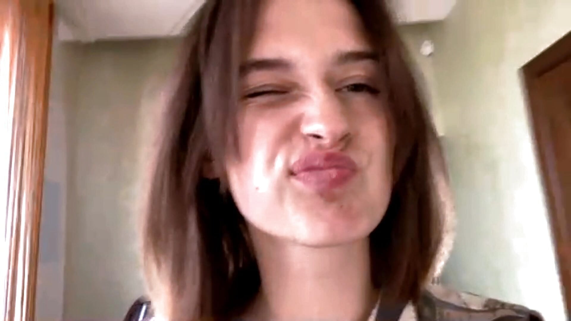 Im Emily - video by DarlineBrustera cam model