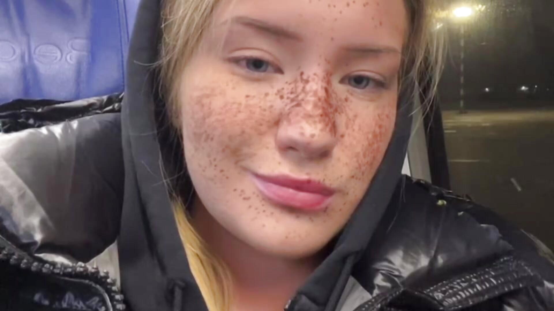 uwwu - video di PandaFluff modella di cam