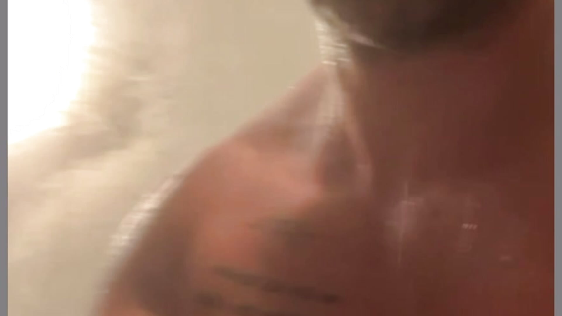 Jerking off in the shower - video by Vespapnp23 cam model